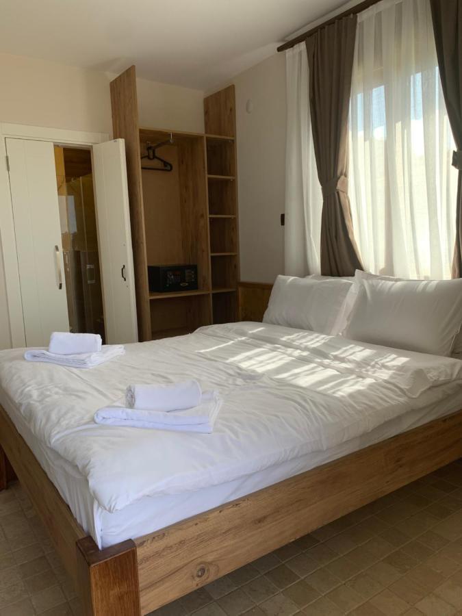 Cesmekes Otel Luaran gambar