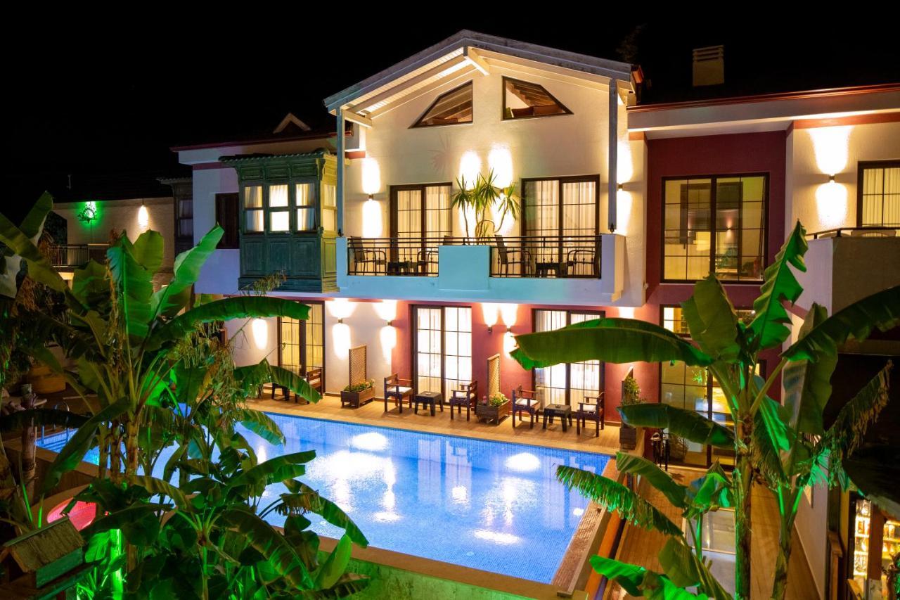 Cesmekes Otel Luaran gambar