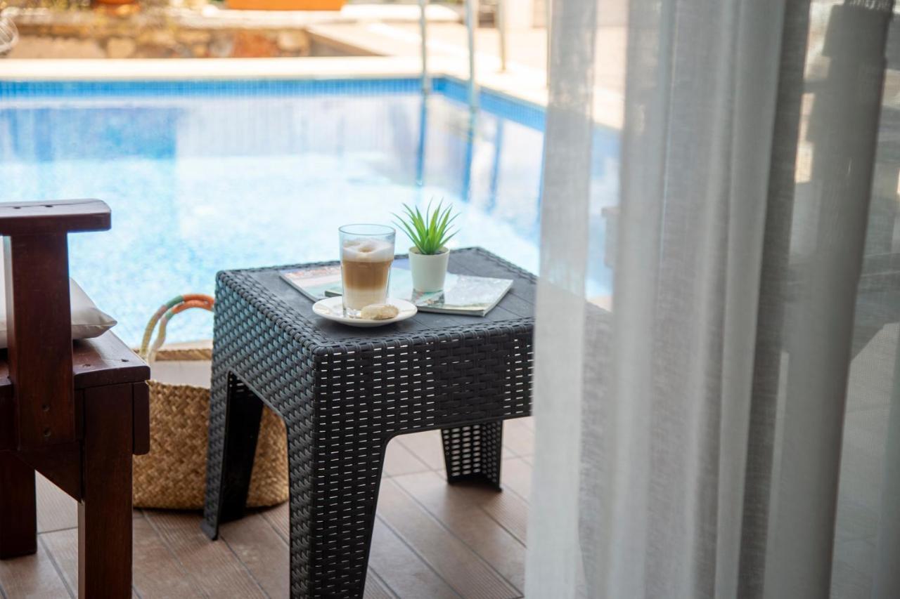 Cesmekes Otel Luaran gambar
