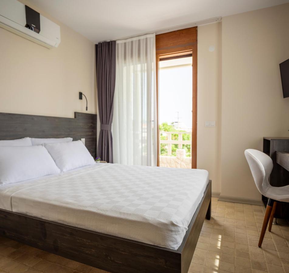 Cesmekes Otel Luaran gambar