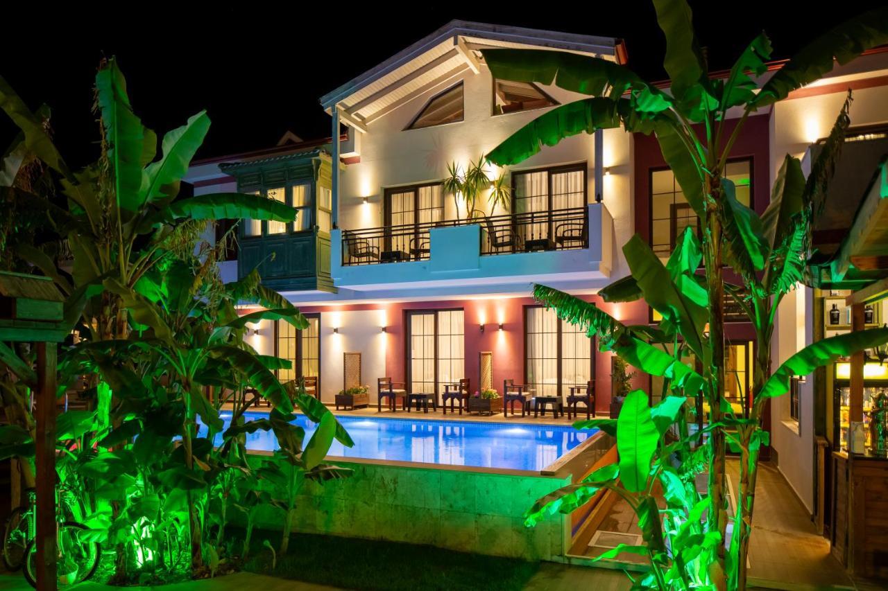 Cesmekes Otel Luaran gambar