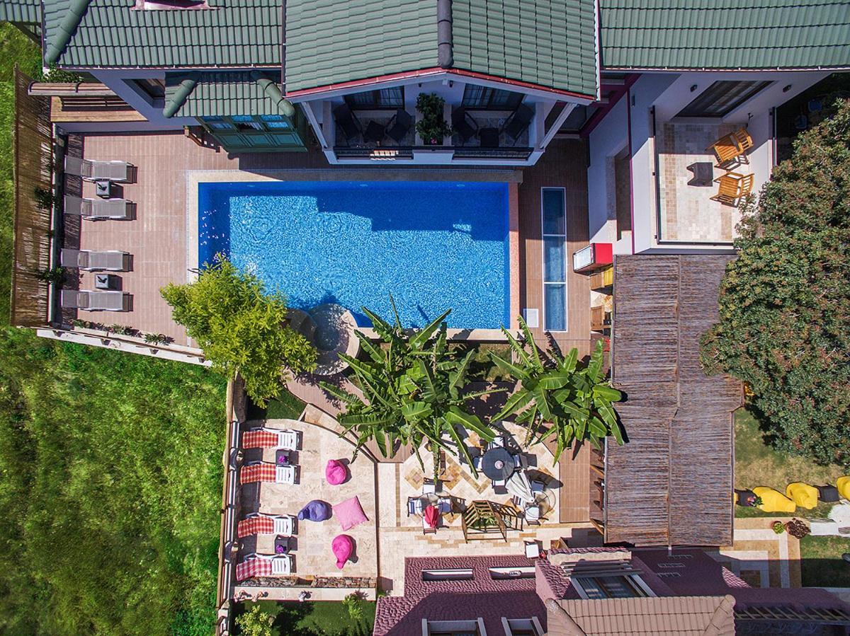 Cesmekes Otel Luaran gambar